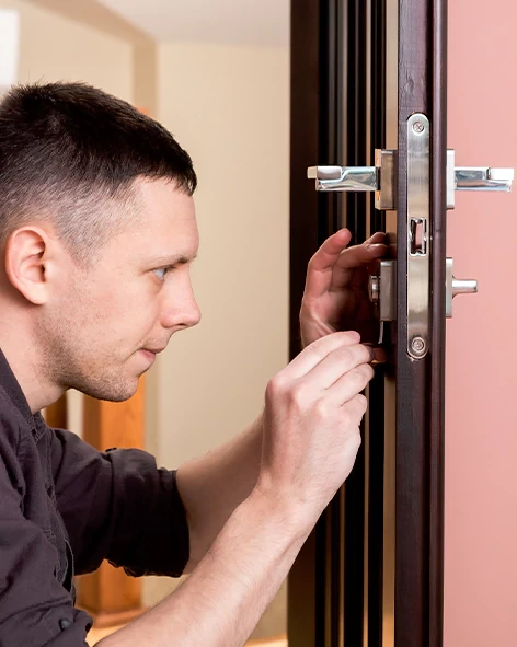 : Professional Locksmith For Commercial And Residential Locksmith Services in Kendall West, FL