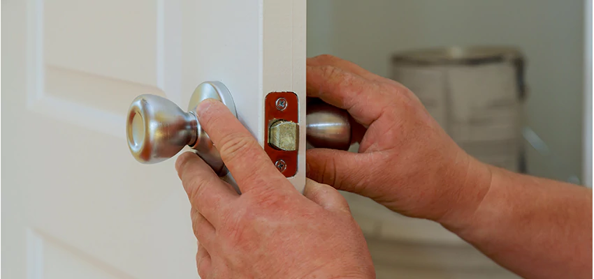 AAA Locksmiths For lock Replacement in Kendall West, Florida